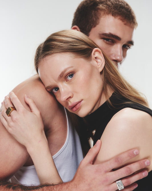 THE SIGNET RING - GOLD