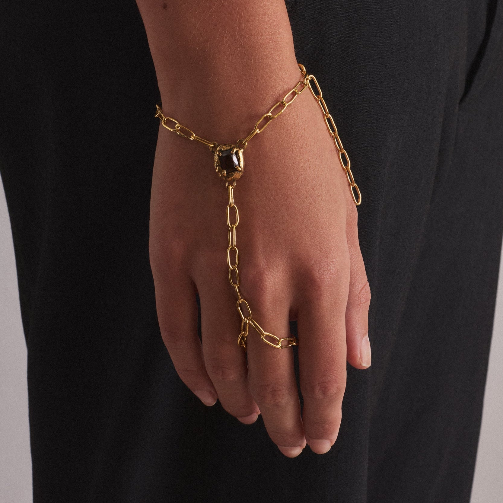 The Handchain — Gold